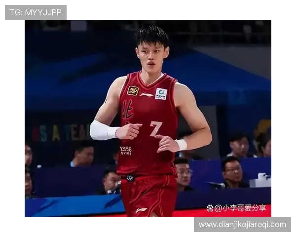 媒体热议曾凡博首秀：缺乏传球支持防守表现难以评估