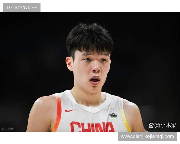 杨瀚森在对阵爵士比赛中内线被完全压制 未能摘得任何篮板引发热议